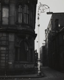 Edinburgh, Maritime Street & Maritime Lane Corner.
General view of ornamented lamp post.