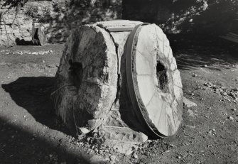 Edinburgh, Miller's Row, Granary.
General view of three millstones.