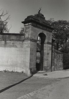 Duddingston House Gates
Detail of South section