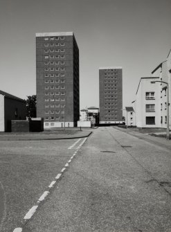 Edinburgh, Niddrie Marischal Development, Teviotbank & Tweedsmuir House.
View of tower block from South.