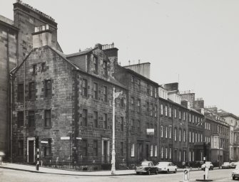 Edinburgh, 2 - 8 Queen Street and 12 North St David Street.
General view from corner.