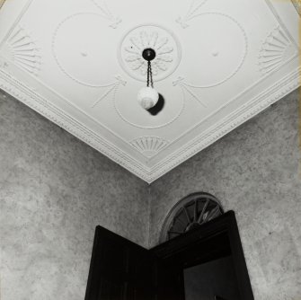 17 Pilrig Street, interior
Fronthall, view of moulded ceiling