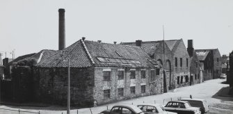 Edinburgh, Portobello, Pipe Street, Thistle Potteries.
View of South frontage to Harbour Road from West.