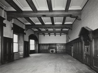 112 Princes Street, Conservative Club, interior.  First floor, south apartment, dining room from east.