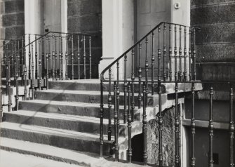 Detail of steps and railings to 25 Queen Street