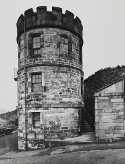 Edinburgh, Regent Road, New Calton burial ground, watchtower.
View from East