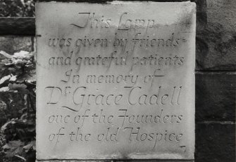 Edinburgh, Spring Gardens, Elsie Inglis Memorial Hospital.
Detail of inscription on wall outside West entrance of hospice.