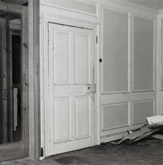 South Queensferry, 1 Mid Terrace.
Detail of door in North room of first floor.