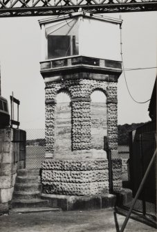 South Queensferry, Hawes Pier, lighthouse.
View from West