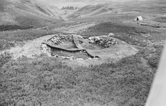 Excavation photograph : excavation of Hut Circle III.