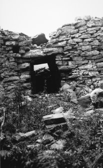 Broch, Carrol: entrance passage from interior.