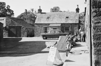 General view of Polythack cottage, at west end of Willoughby Street, Muthill.