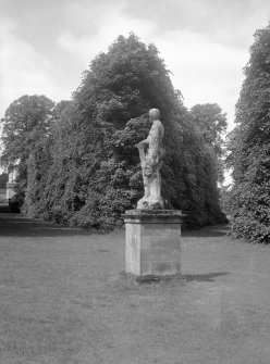 Newliston House, park
View of statue of Hercules