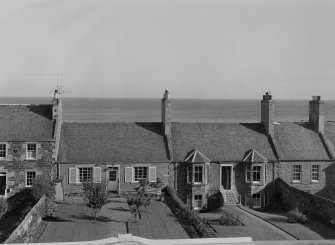 General view of Lismore and Oriel, East Links Road, Dunbar, from SW.