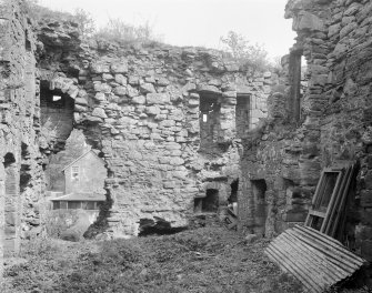 Interior.
General view.