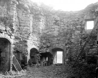 Interior.
General view.