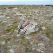 Soc Glas, marker cairn, view from W.