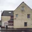 View from west showing Port Street elevation of (former) Royal Oak Inn, No 2 Main Street, Clackmannan