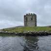 Dun Scolpaig, view of tower, enclosure and dun from W