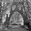 Spottiswoode, Pyatshaw Archway