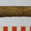 Wooden cylindrical object with flared ends (HXD 487). Scale in centimetres.