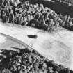 Dunkeld, Bishop's Hill, oblique aerial view, taken from the NW, centred on the cropmarks of Dunkeld New Palace.