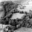 Tocherknowe, oblique aerial view, taken from the SE, centred on the cropmarks of a Roman fortlet.