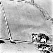 Carlops, Spittal, oblique aerial view, taken from the SE, centred on the cropmarks of an annexe to the NE of the Roman Temporary Camp.