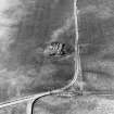 Chesterhouse Hill, oblique aerial view, taken from the SE, centred on the cropmarks of a possible settlement and a pit-alignment.