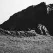 Dun Chonnoull.
View of wall beneath North-East knoll. 
