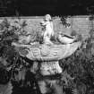 Formal garden, E fountain, detail