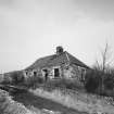 View from South East of dwelling house. On the left, the working-horse stable. Photosurvey 10 February 1994 at Kilrie Farm