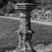 Inveraray Castle, garden.
View of the garden sundial.