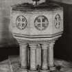 Poltalloch, St Colmba's Chapel.
View of font.