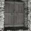 Whisky Bond, interior.
Detail of window of warehouse no.4.