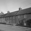 General view of 36-44 Kilbagie Street, Kincardine on Forth.